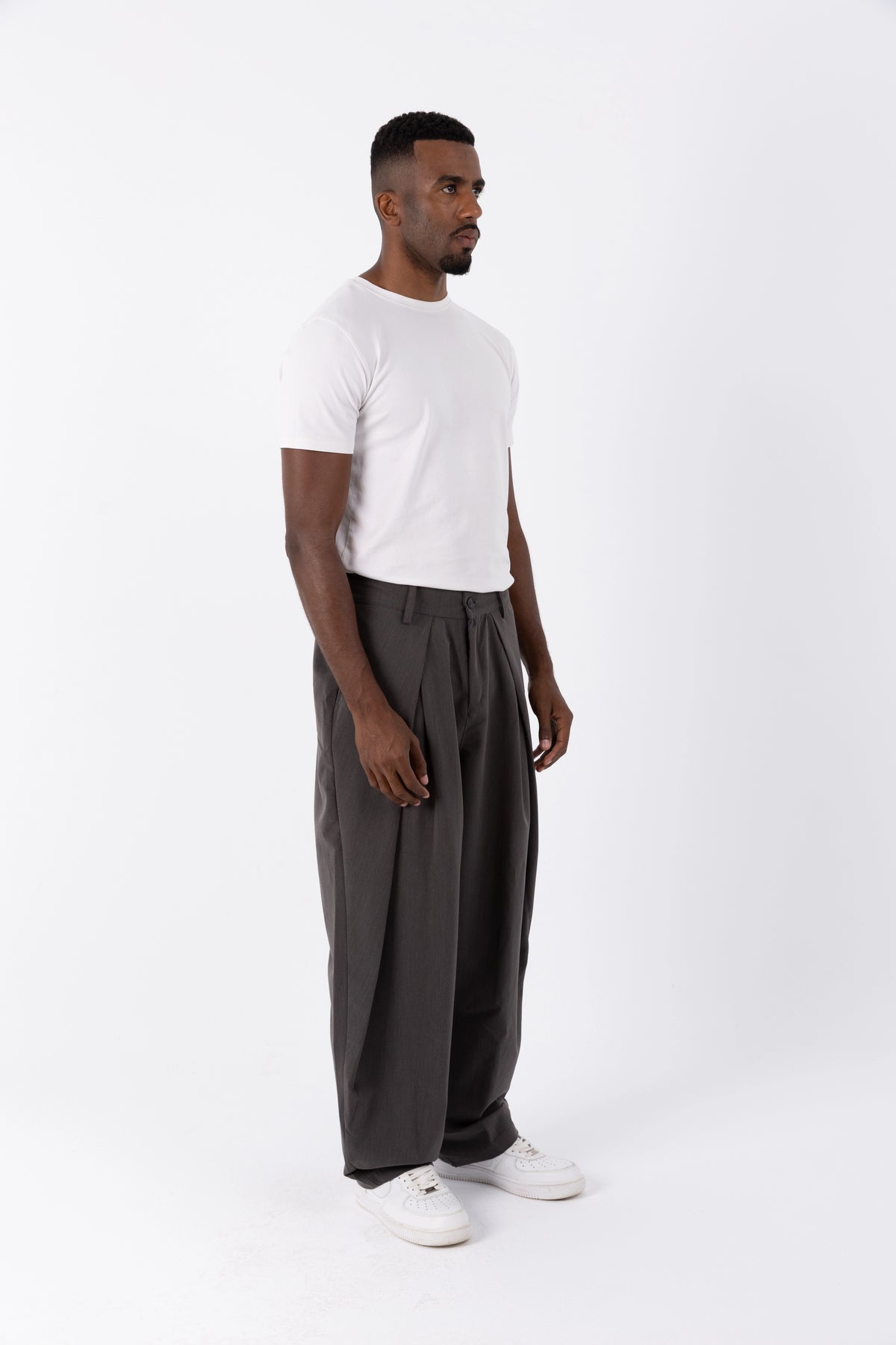 EYEZERA PLEATED PANTS