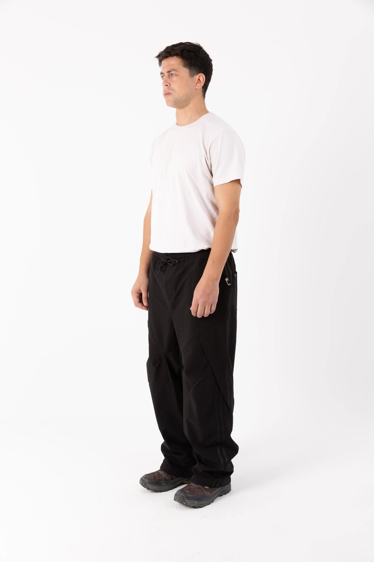 EYEZERA TECH PLEATED PANTS
