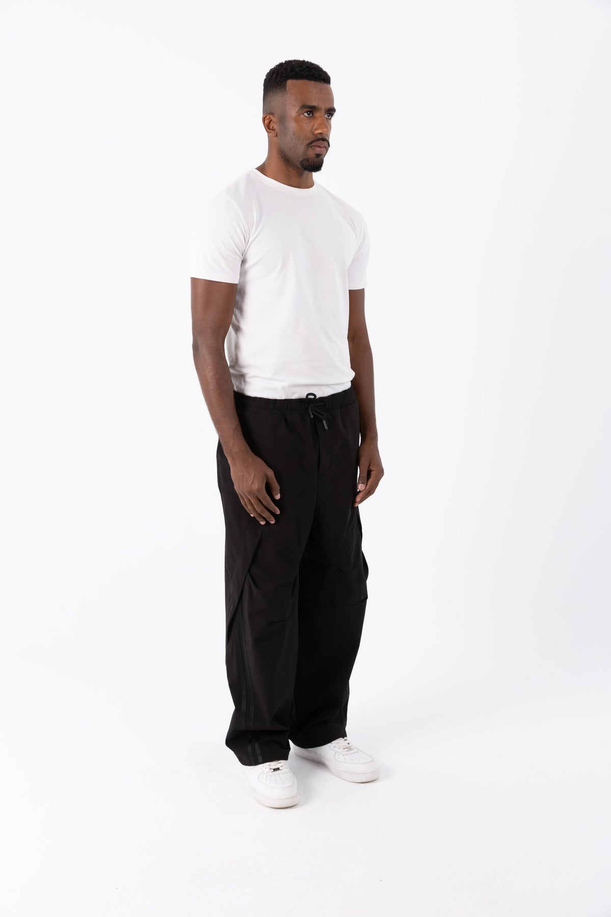 EYEZERA TECH PLEATED PANTS