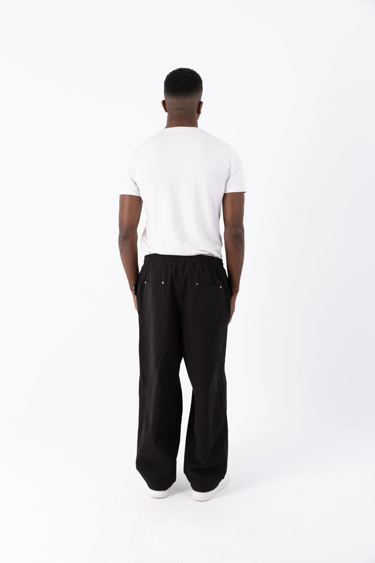EYEZERA TECH PLEATED PANTS