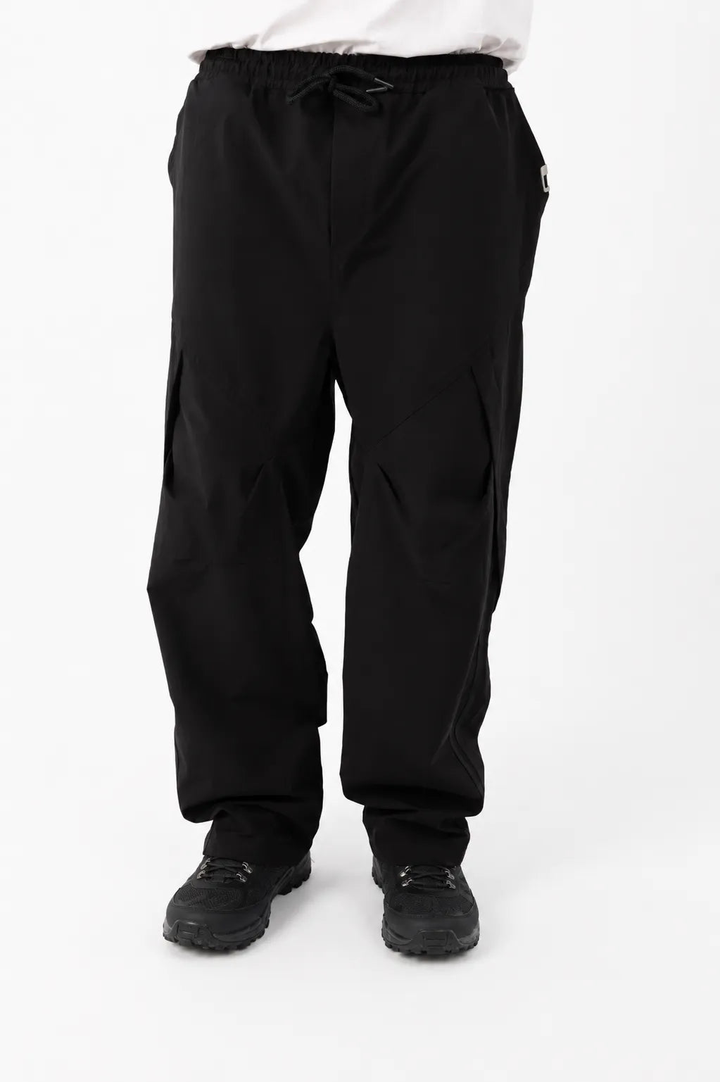 EYEZERA TECH PLEATED PANTS